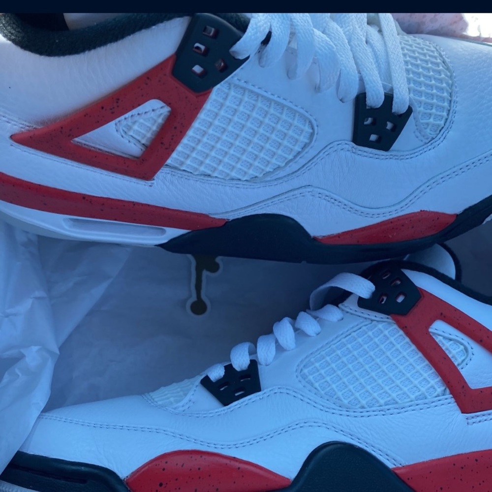Jordan 4s for sell 1 paid brand new never worn other pair worn once